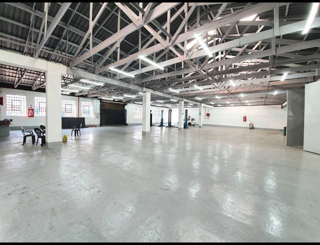 990M² WORKSHOP FOR SALE IN OPHIRTON